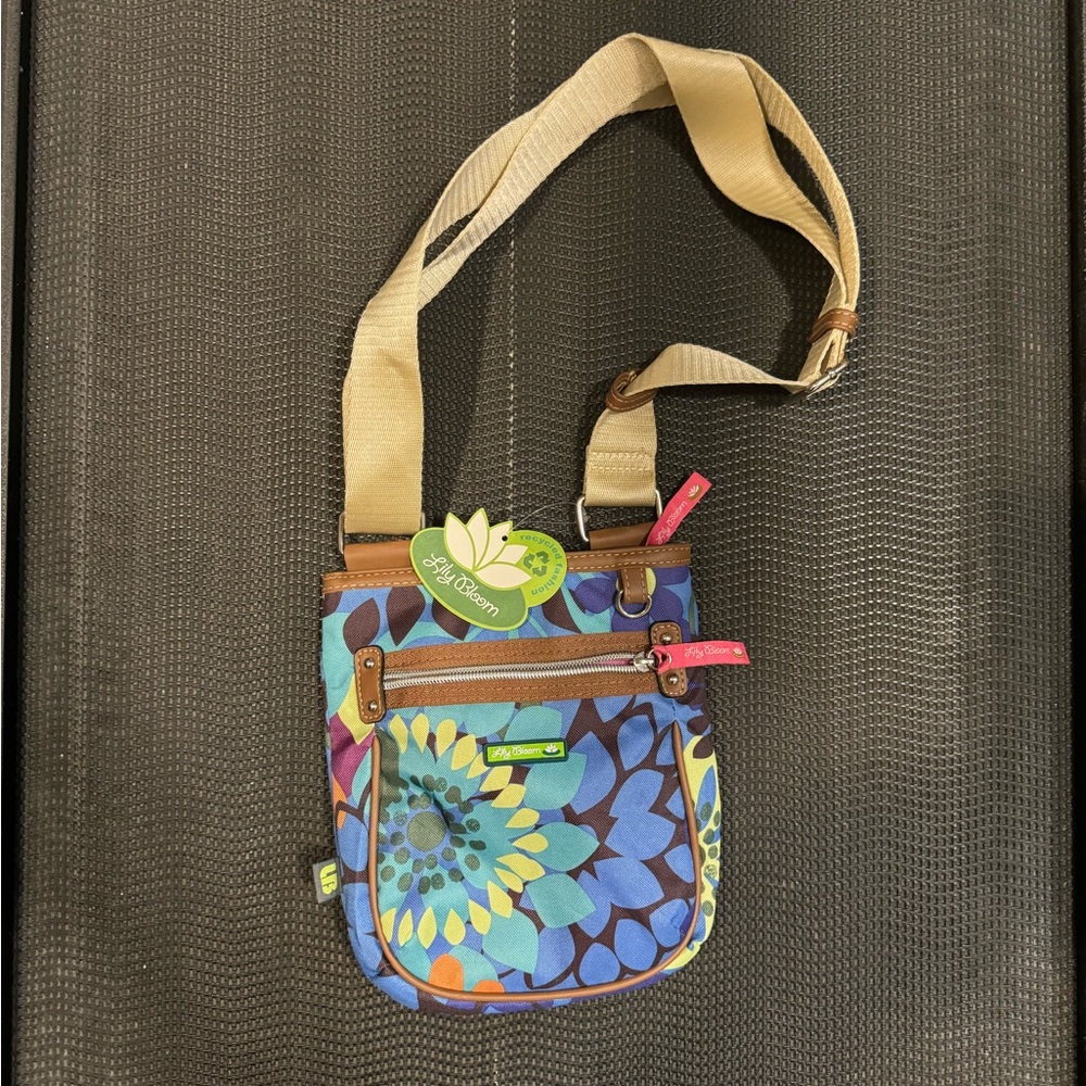 NWT Lily bloom crossbody bag - Picture 2 of 5